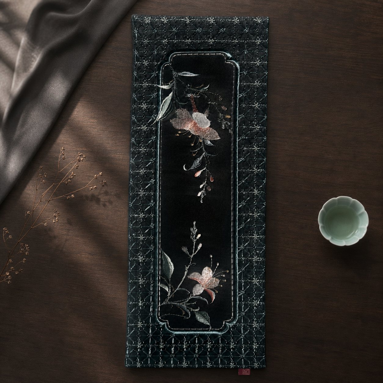 一品·刺绣茶席桌旗 YPCX-003｜产品图片简介与小额批发参考