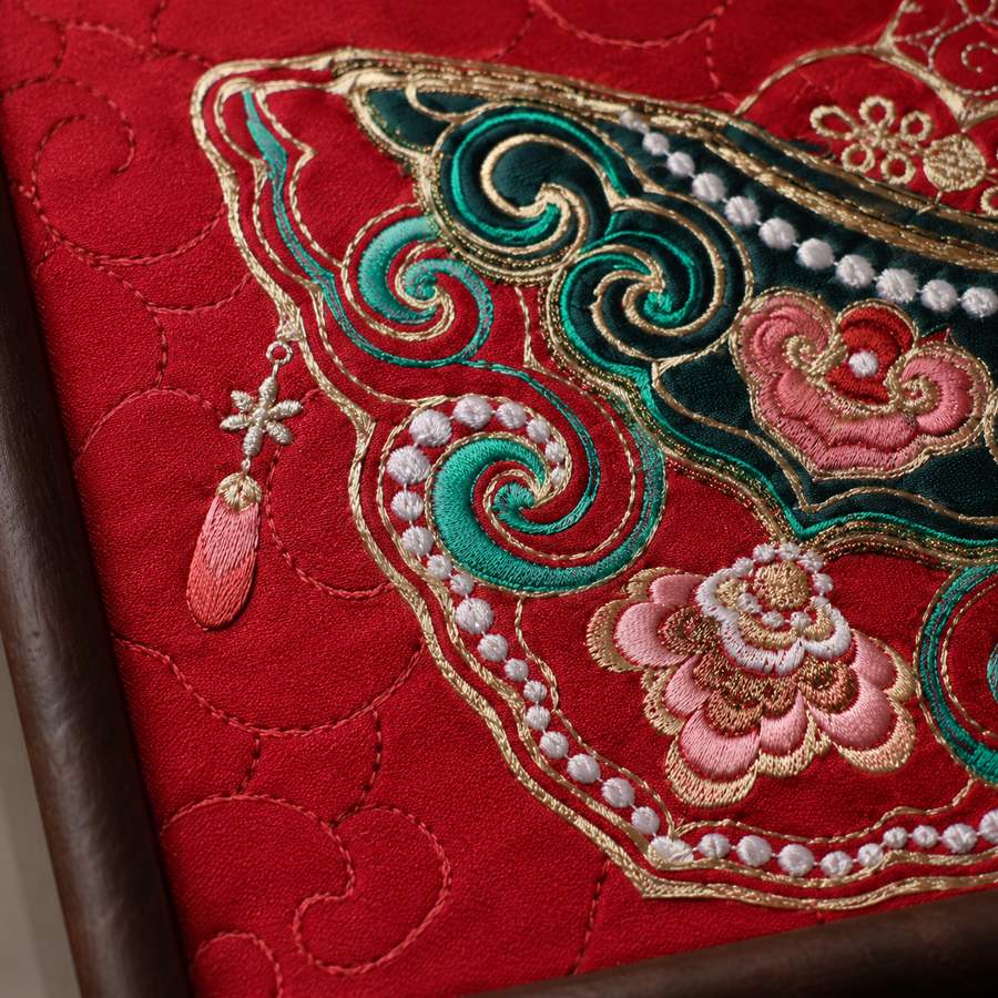 Heritage Embroidered Ornament #ypzx-007-10 detail 4