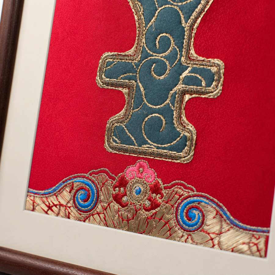 Heritage Embroidered Ornament #ypzx-013-10 detail 4