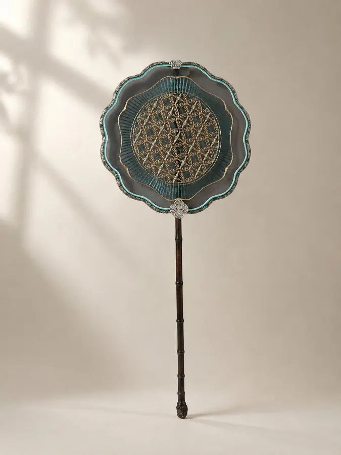 YIPIN Fine Fan | YPLS-026 | Golden Vine Floral Mirror Fan
