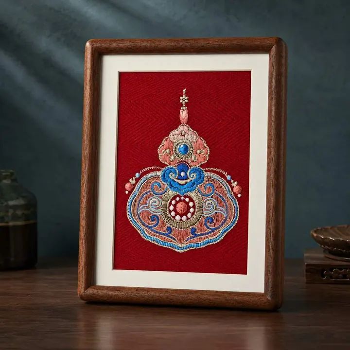 Heritage Embroidered Ornament #ypzx-007-8-1