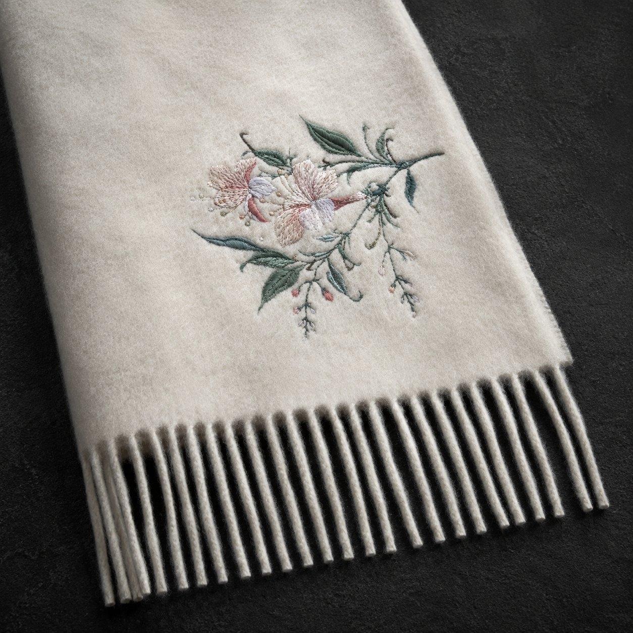 Embroidered Silk Accessory #qixiu-ypqx-005 detail 3