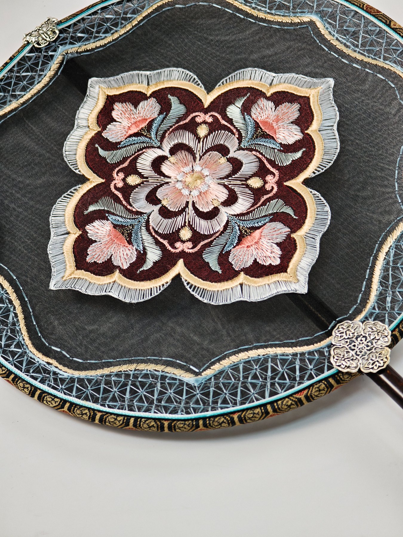 YIPIN Fine Fan | YPLS-003 | Dunhuang Tang Rosette Fan detail 3