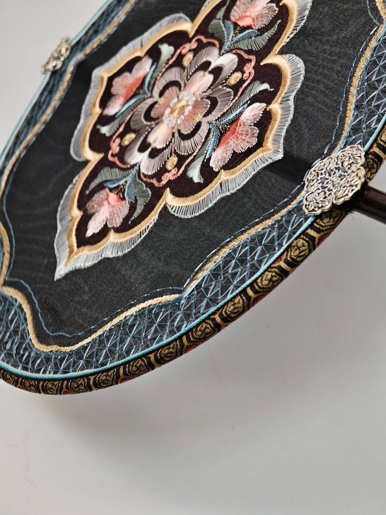 YIPIN Fine Fan | YPLS-003 | Dunhuang Tang Rosette Fan detail 6