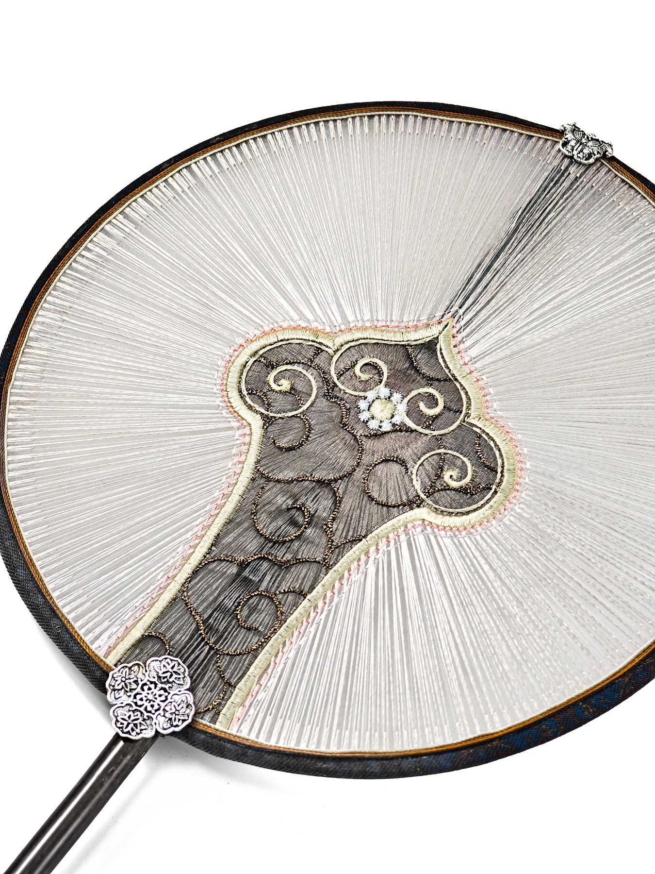 YIPIN Fine Fan | YPLS-004 | Ruyi Winding Silk Fan detail 3