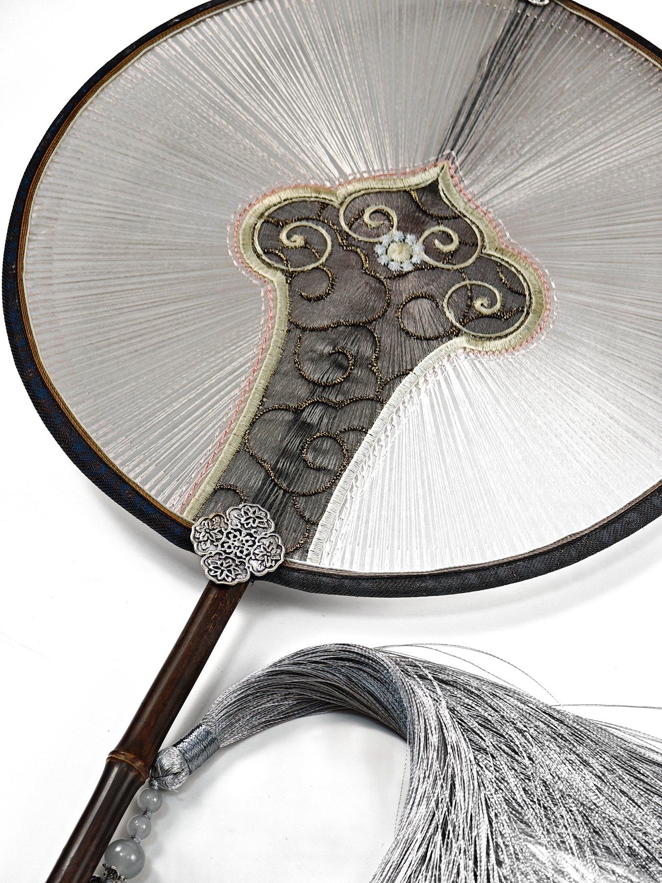 YIPIN Fine Fan | YPLS-004 | Ruyi Winding Silk Fan detail 6