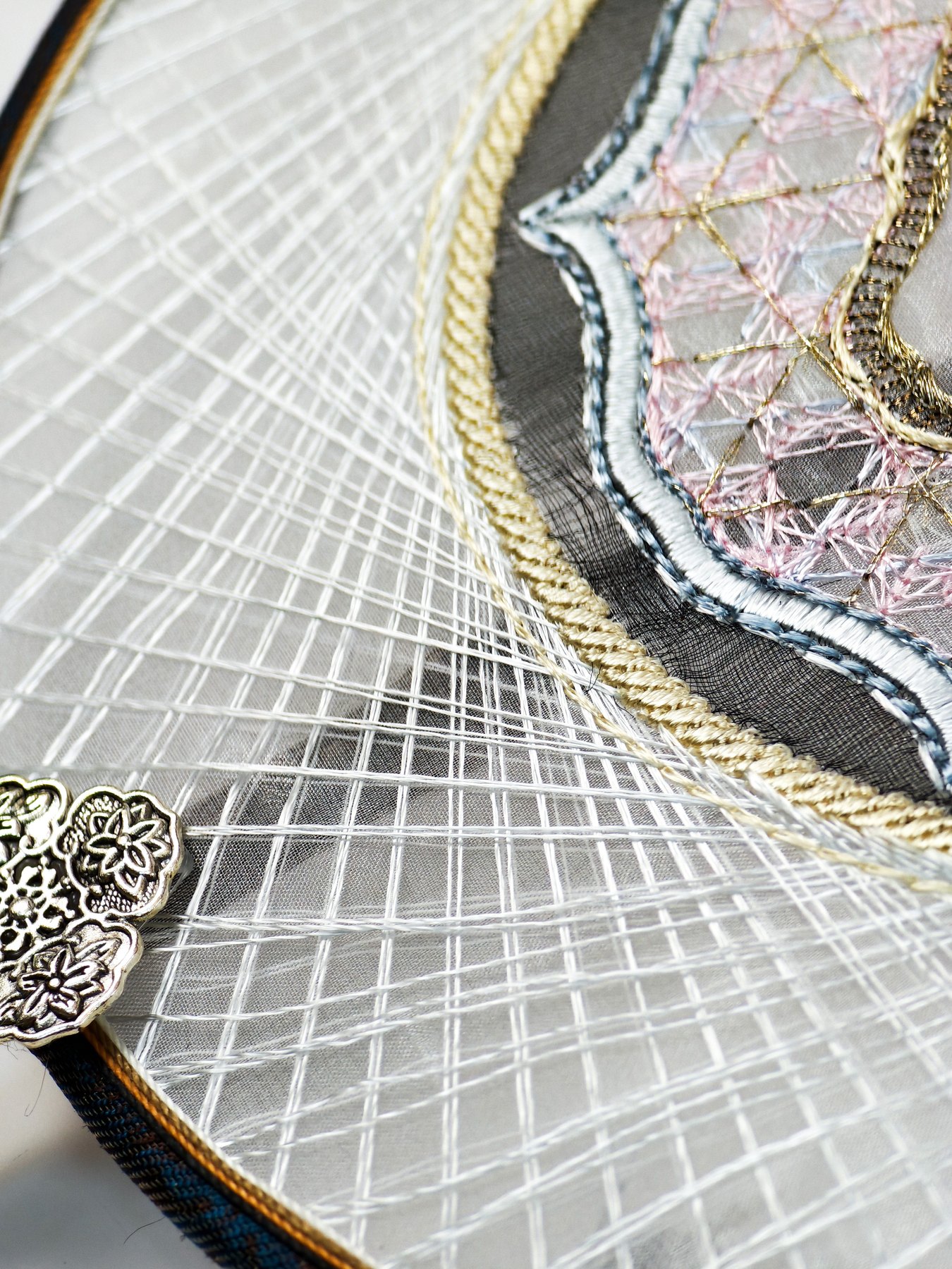 YIPIN Fine Fan | YPLS-005 | Moonlit Luo Silk Fan detail 5
