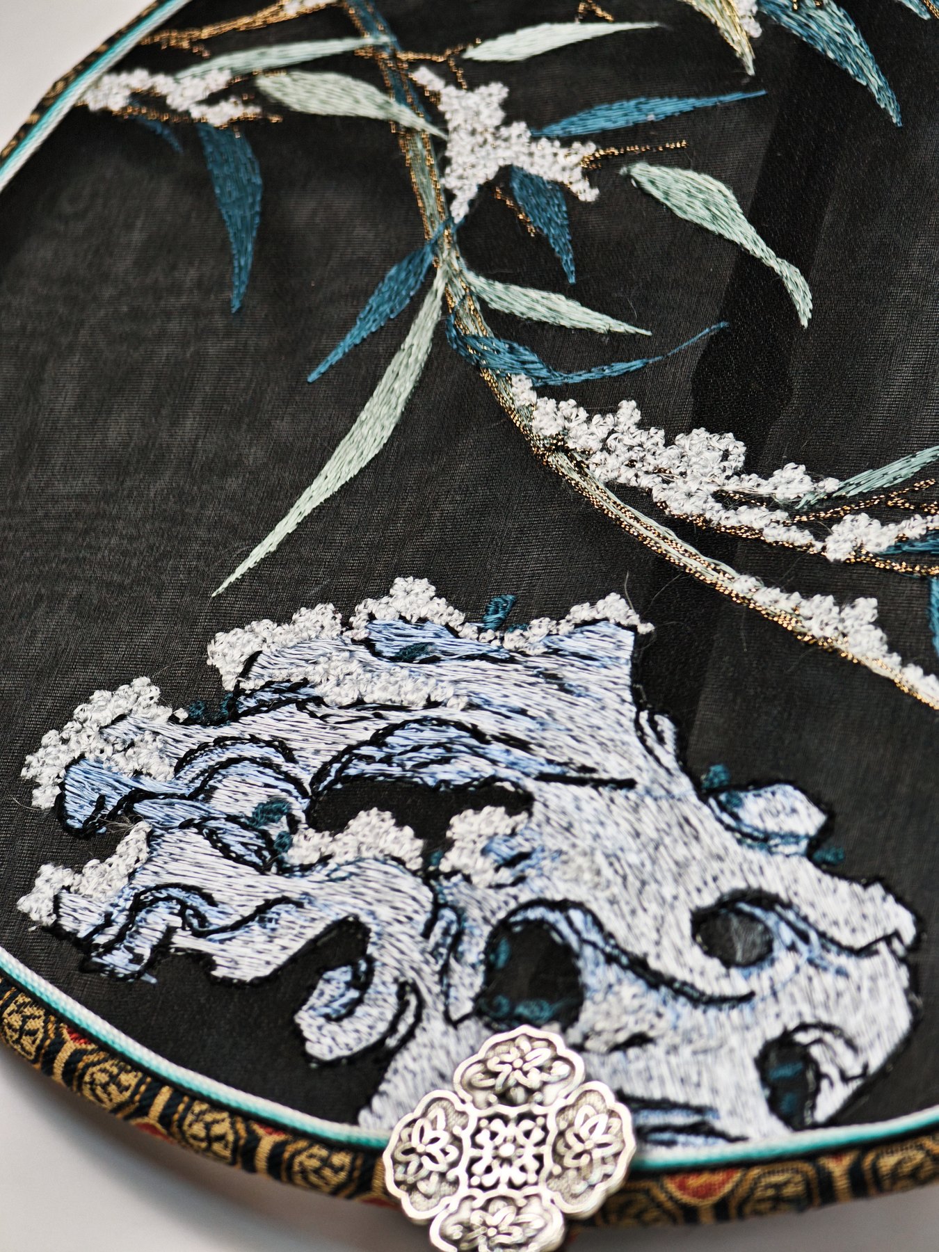 YIPIN Fine Fan | YPLS-007 | Snow Bamboo and Scholar Rock Fan detail 5