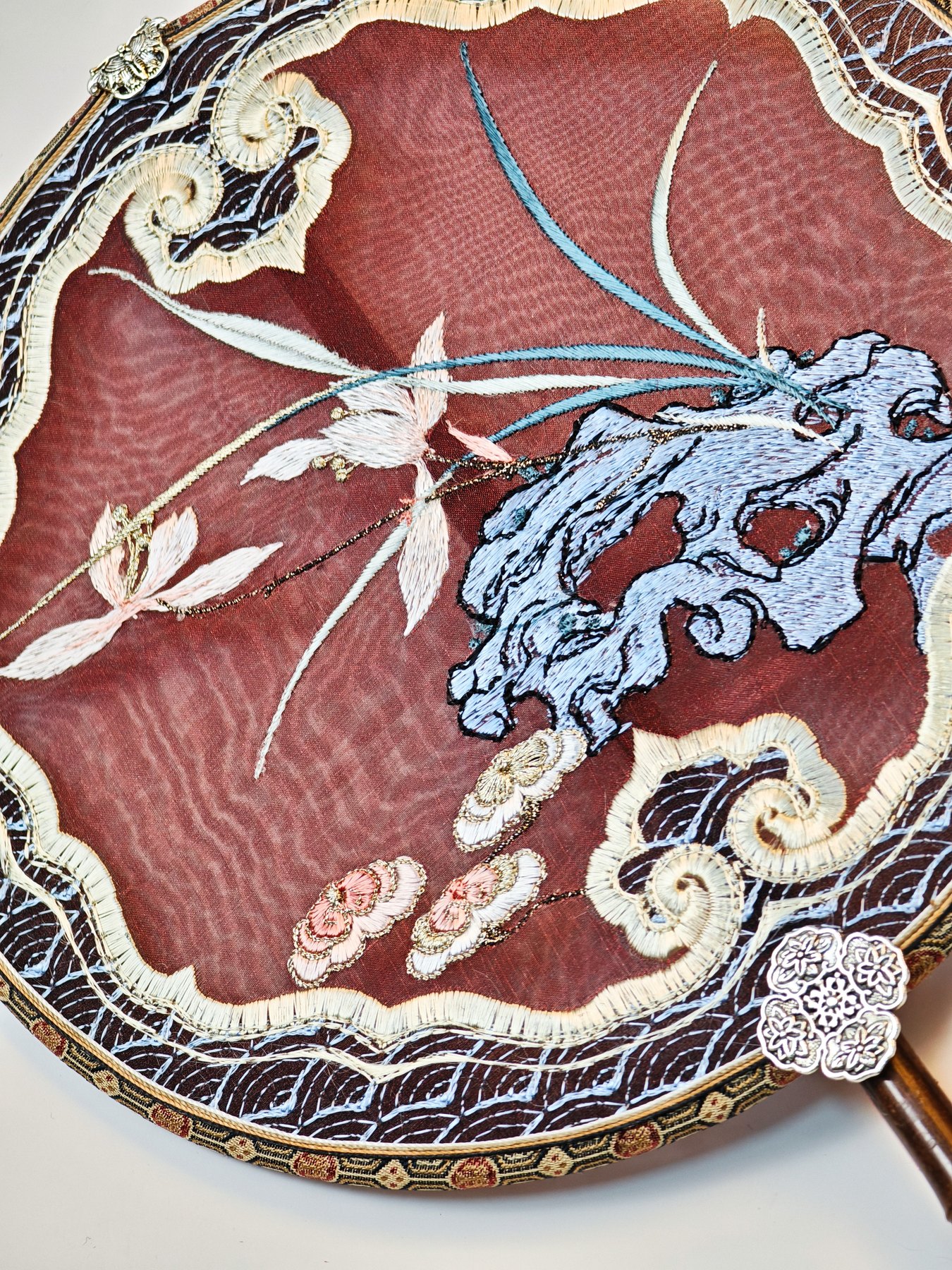 YIPIN Fine Fan | YPLS-010 | Lingzhi Orchid and Scholar Rock Fan detail 5