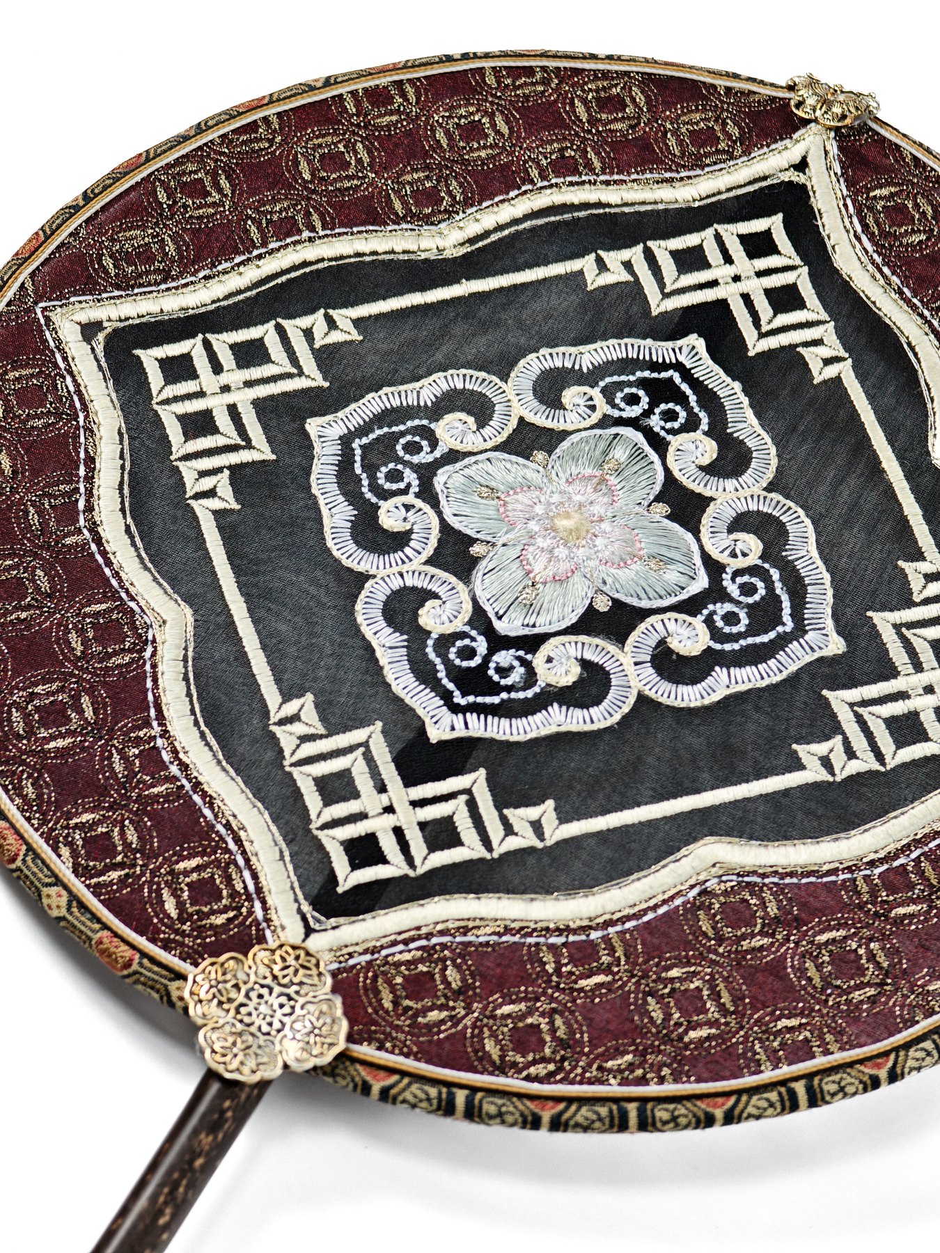 YIPIN Fine Fan | YPLS-011 | Ruyi Persimmon Motif Fan detail 3