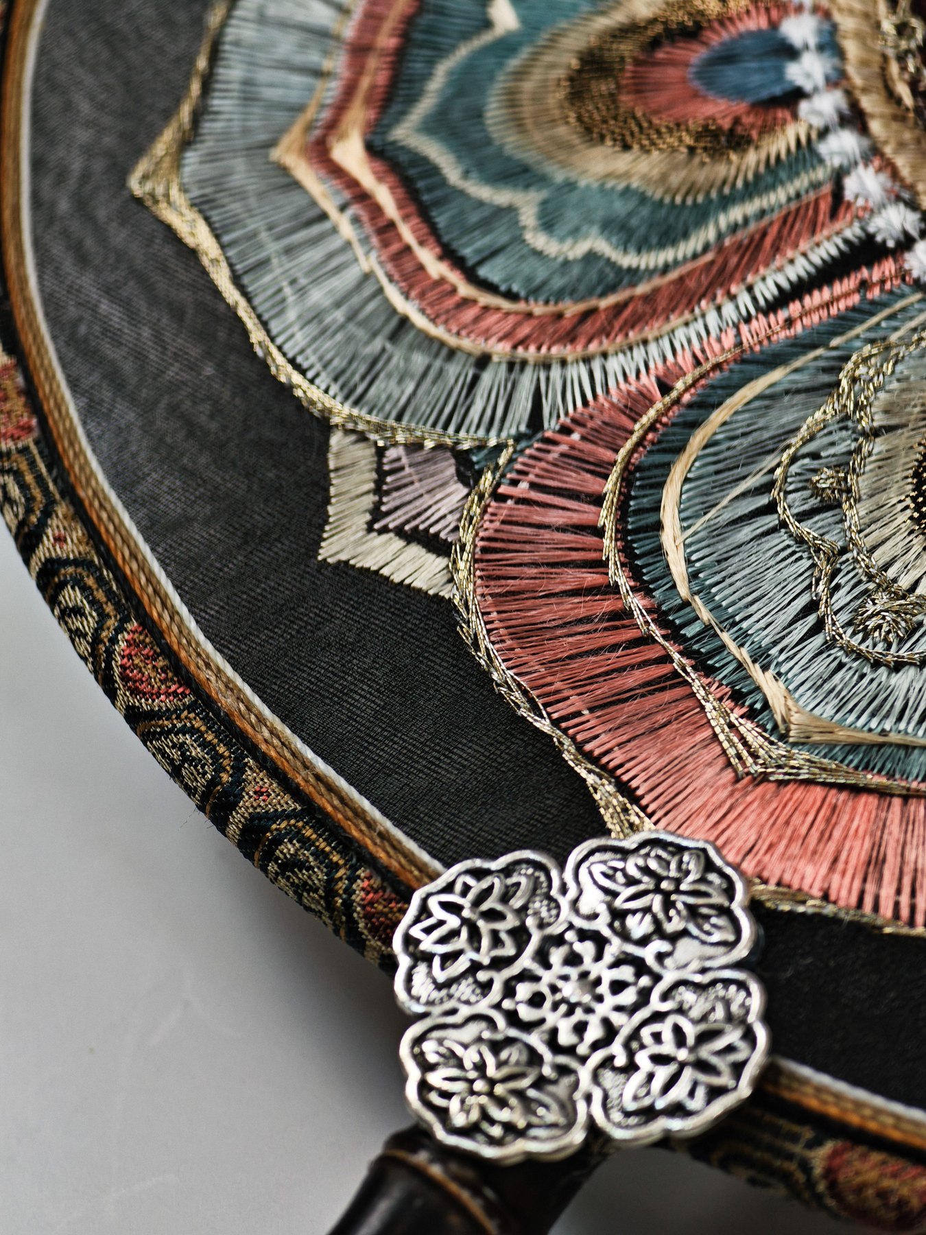 YIPIN Fine Fan | YPLS-015 | Baoxiang Rosette Fan detail 6