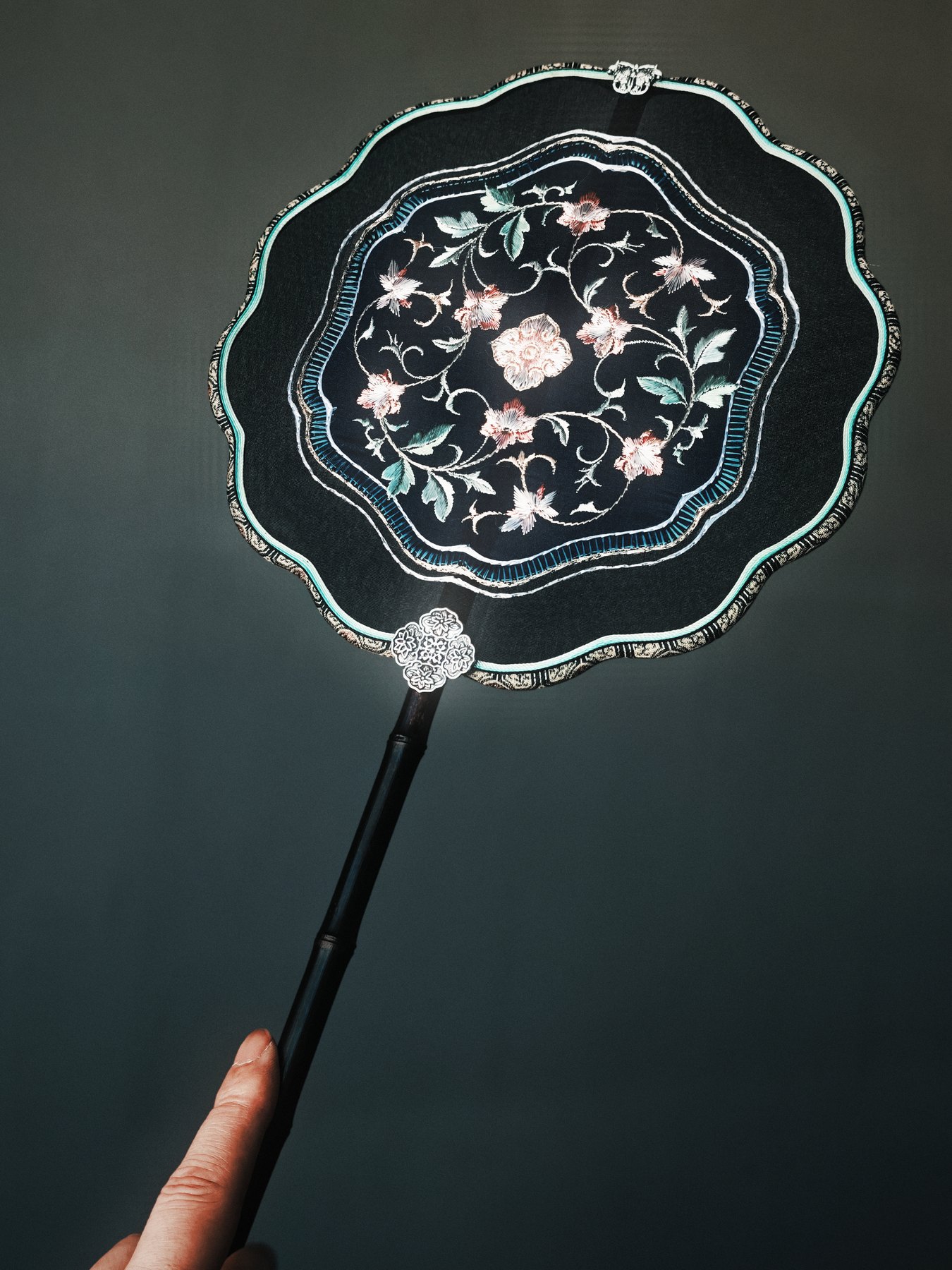 YIPIN Fine Fan | YPLS-022 | Lotus Scroll Fan detail 4