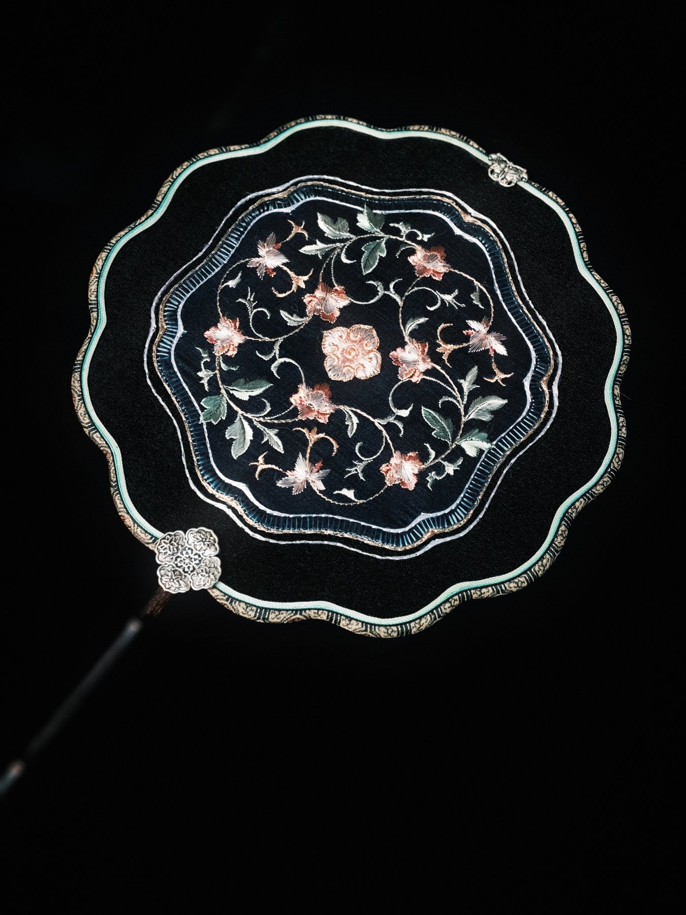 YIPIN Fine Fan | YPLS-022 | Lotus Scroll Fan detail 5