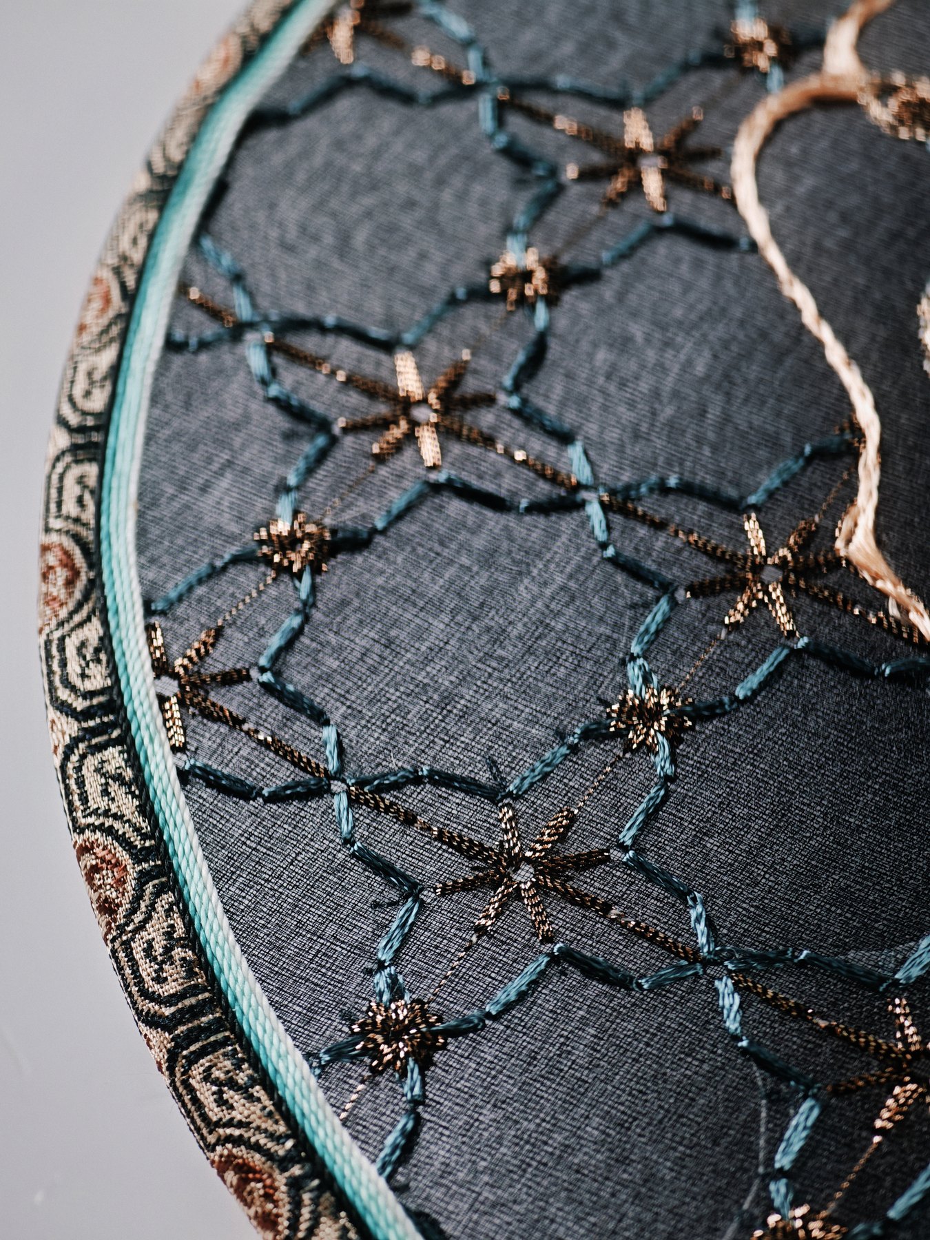 YIPIN Fine Fan | YPLS-024 | Ruyi Baoxiang Floral Fan detail 6