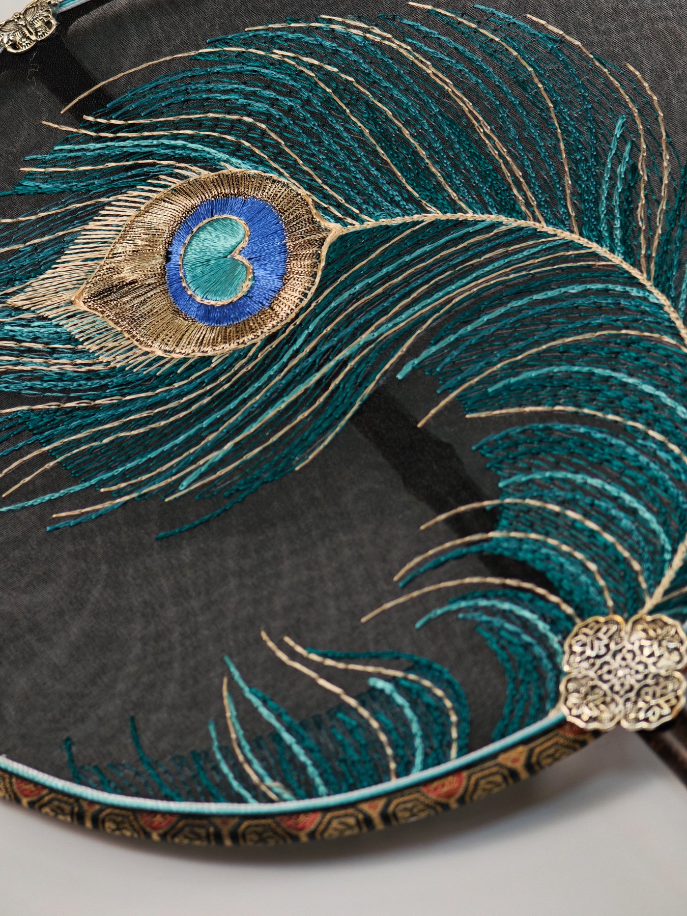 YIPIN Fine Fan | YPLS-025 | Plume Feather Fan detail 4